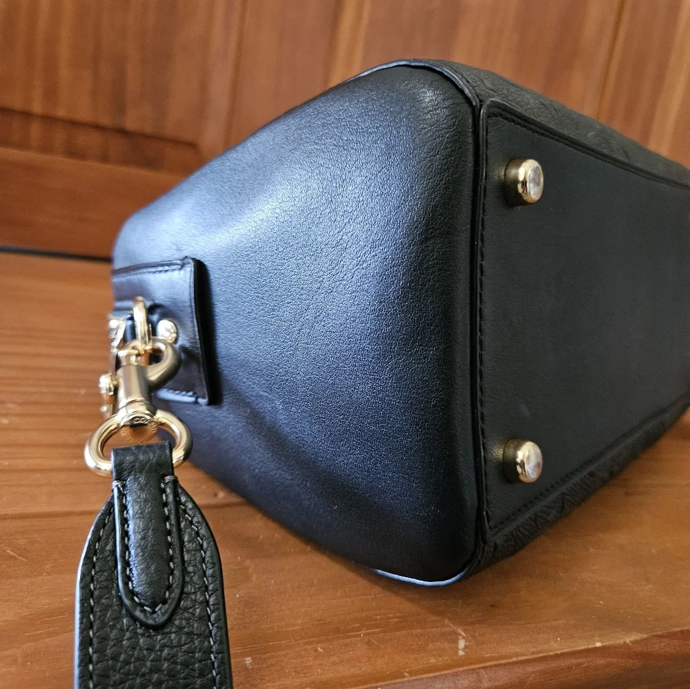 Coach Crossbody - Picture 6 of 9